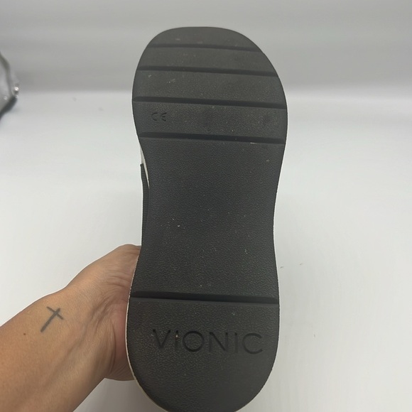 VIONIC- Cosmic Codie Black And White Lightweight Slip On Sneaker Size 9.5 - Picture 13 of 13